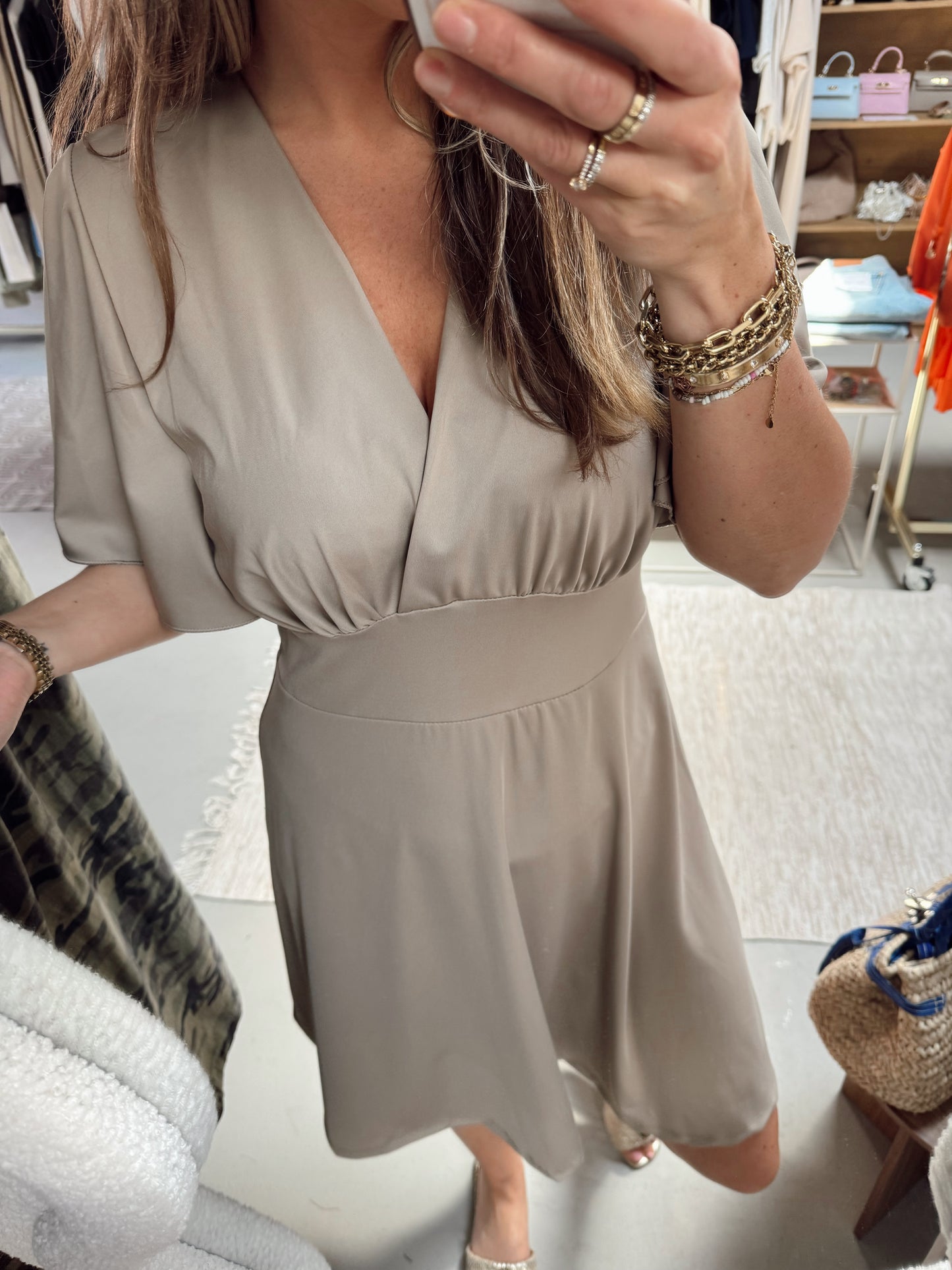 Midi jurk vlindermouw stretch Diva licht taupe