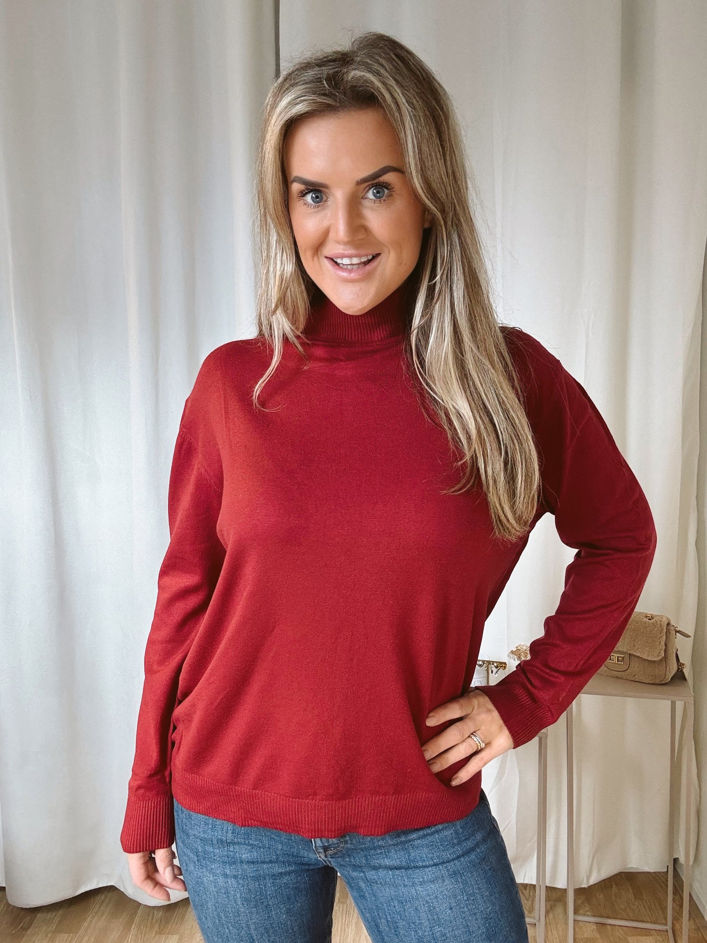 Soft Round Neck Sweater Macy burgundy