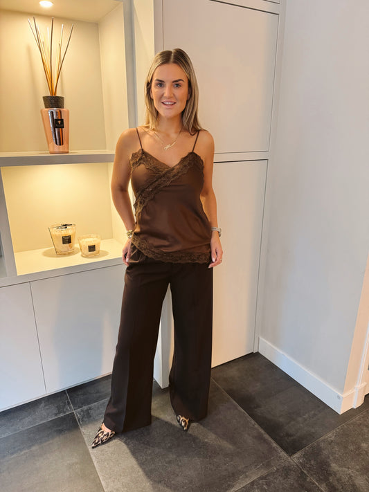 Top Lace Rihanna Bruin