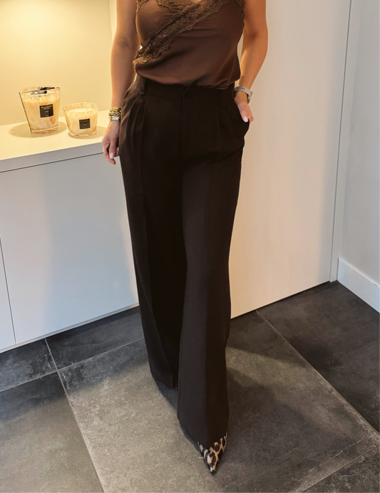 Fenna Pantalon met Bandplooi Bruin