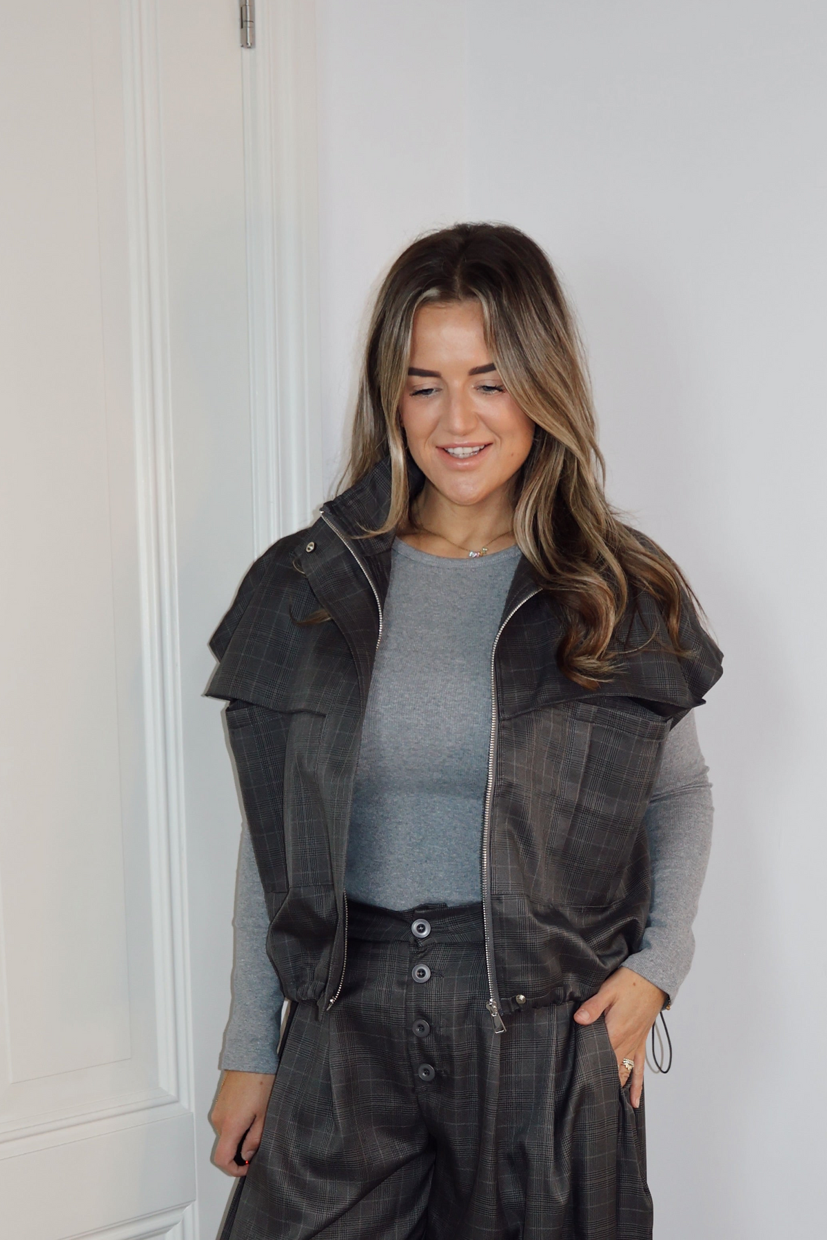 Ambika Gilet Kyara Grey Check