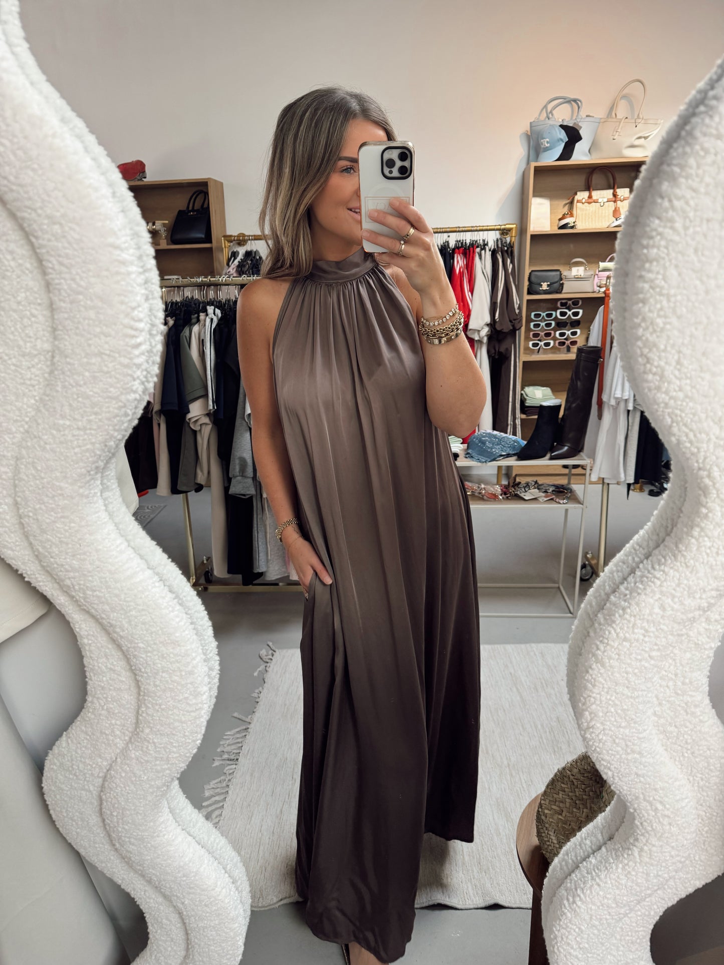 Maxi halterjurk satijn June donker Taupe