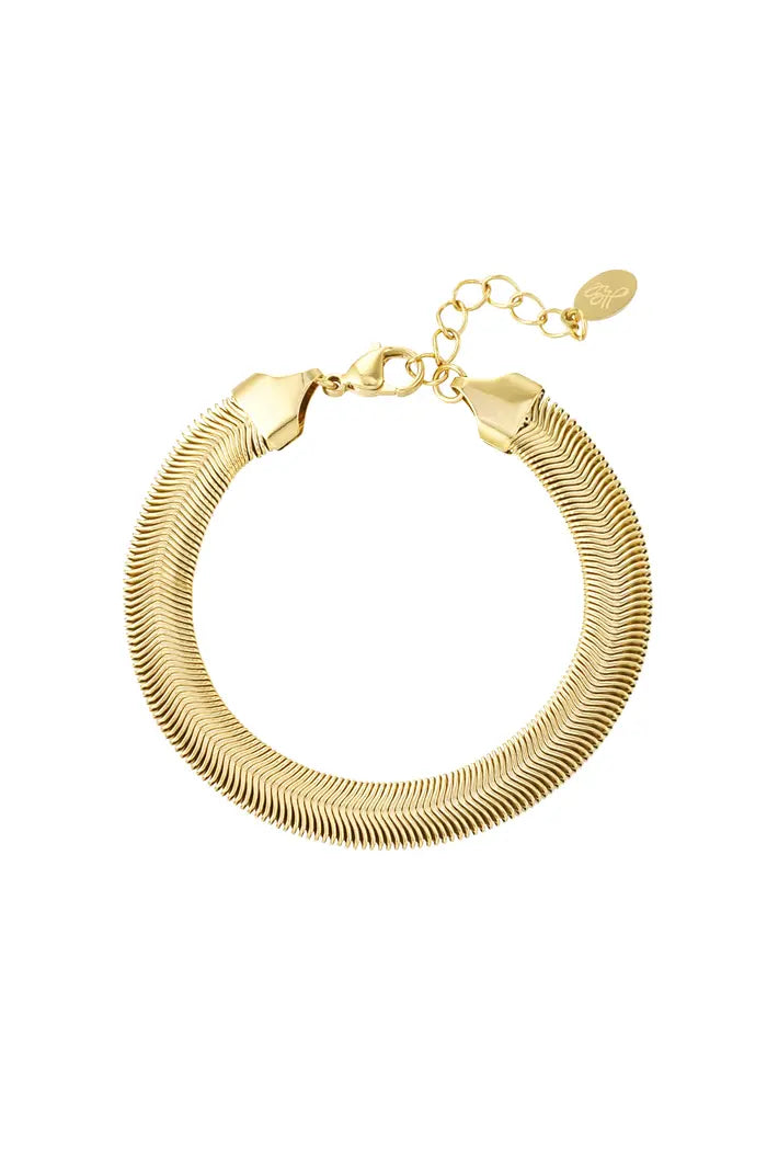 Flat bracelet