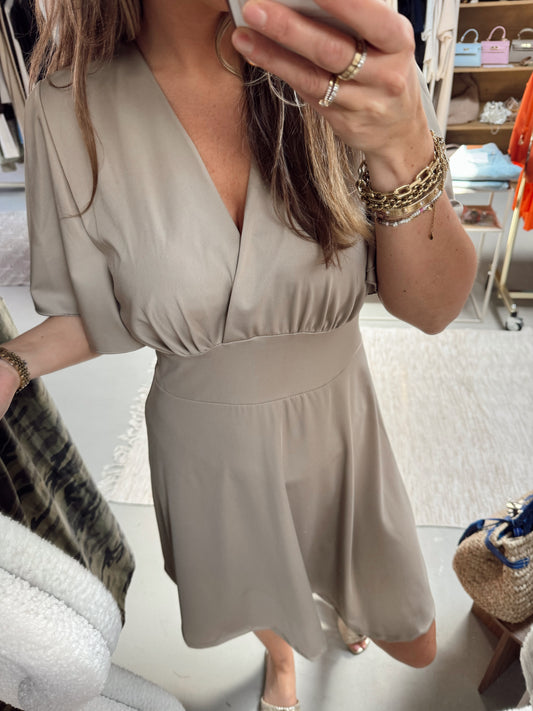 Midi jurk vlindermouw stretch Diva licht taupe