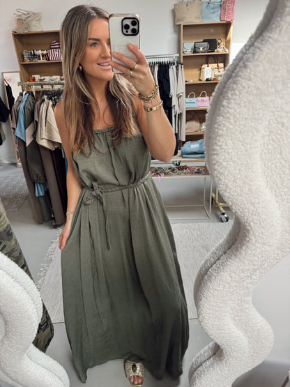 Maxi jurk spaghettibandjes Livia met ceintuur Groen