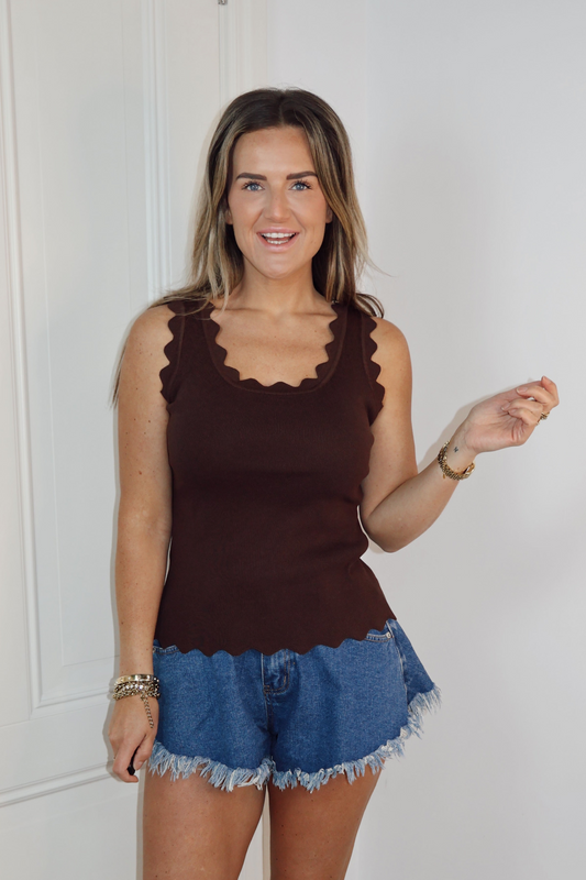 Top Golvende hals Lovi Bruin