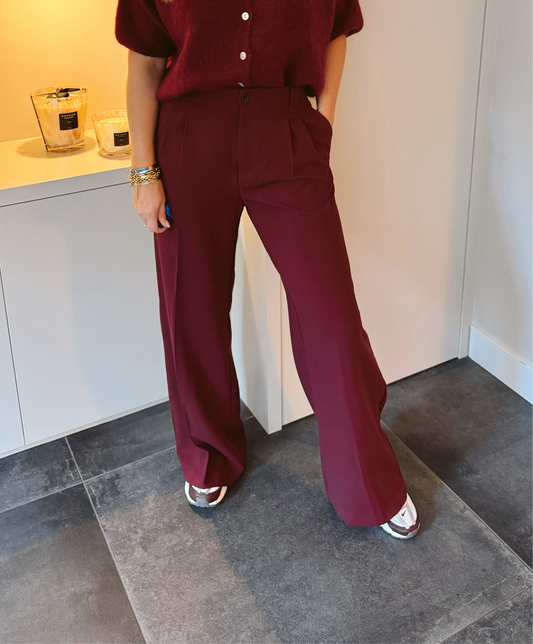 Fenna Pantalon met Bandplooi Burgundy