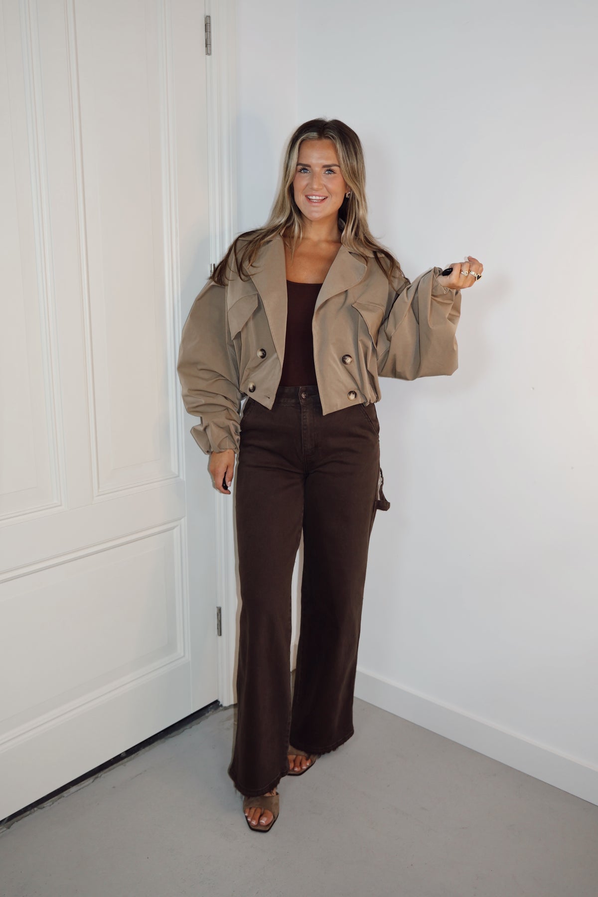 Korte trenchcoat pofmouwen Kiki Camel