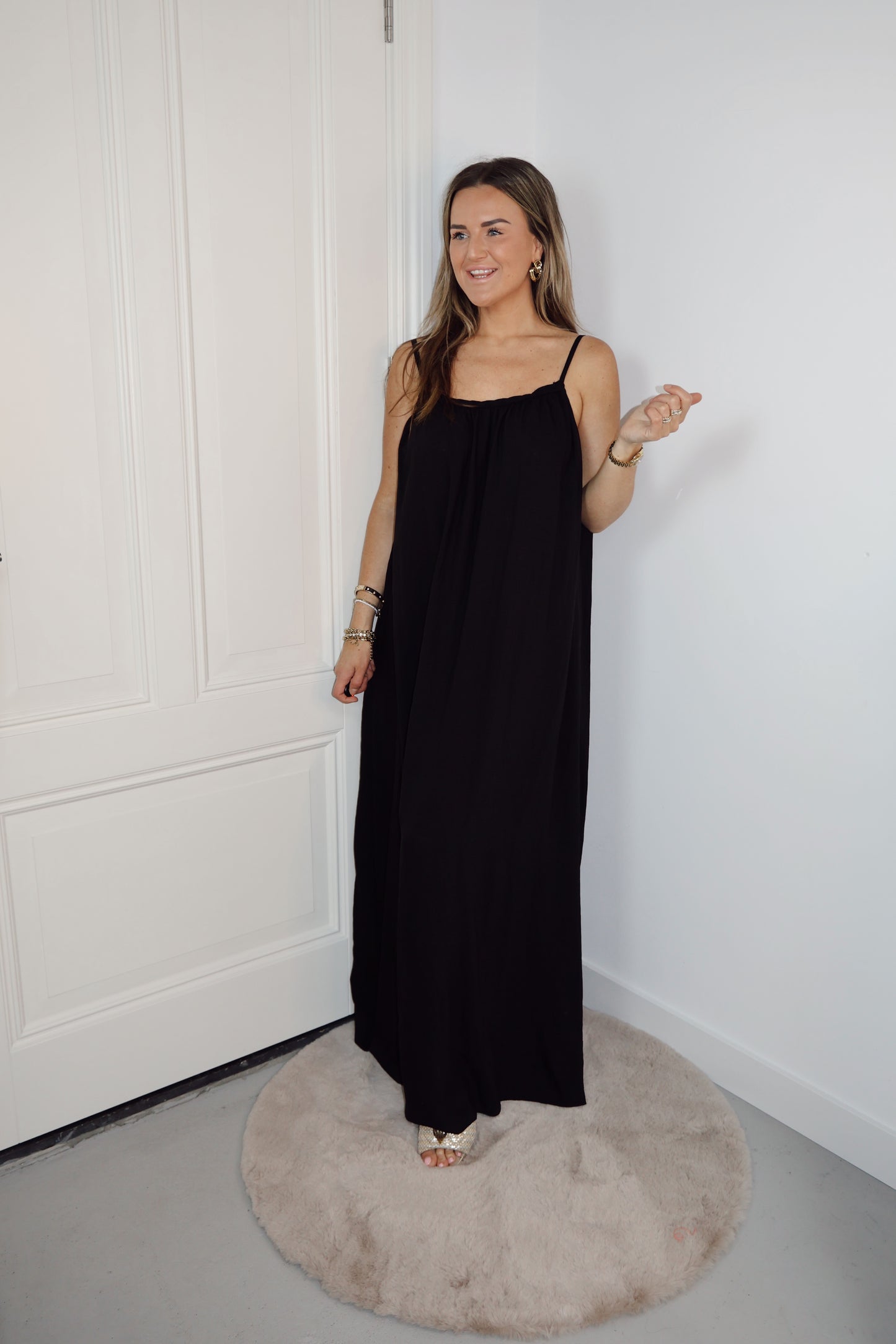 Maxi jurk spaghettibandjes Livia met ceintuur Zwart