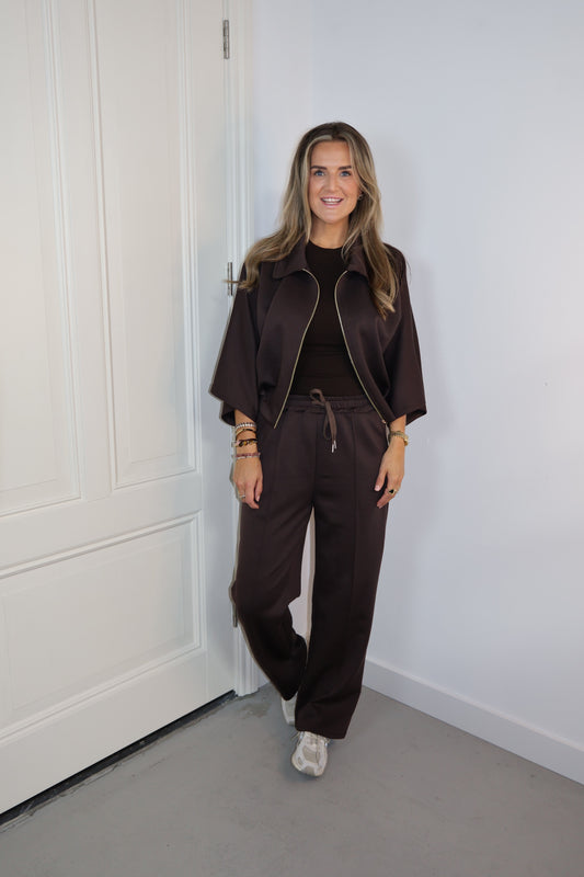 2-pieces lange broek + vest Desi Bruin