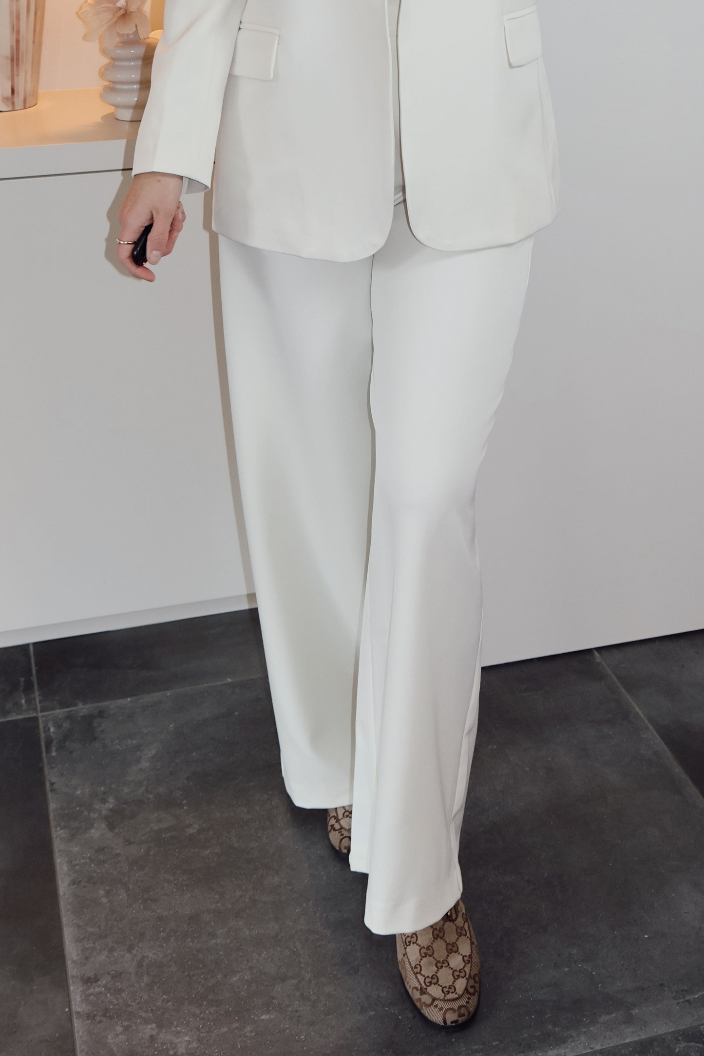 Ambika Pantalon Gris Off white